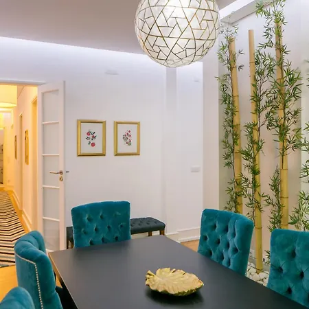 Spacious 2-bed With Interior Terrace Near Marques De Pombal, - Ttl300 * リスボン