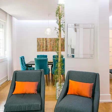 Spacious 2-bed With Interior Terrace Near Marques De Pombal, - Ttl300 アパート