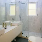 Lejlighed Spacious 2-bed With Interior Terrace Near Marques De Pombal, - Ttl300 *